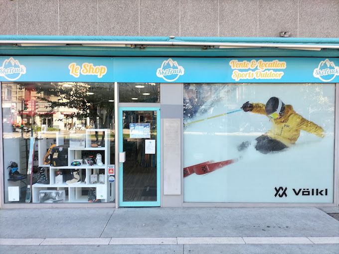 façade skitruck.jpg